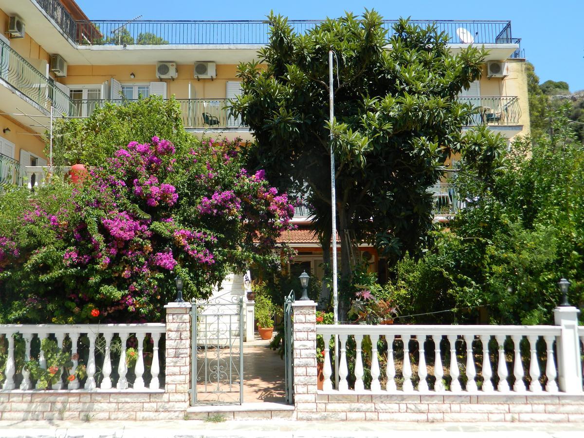 Logara'S Apartments Agia Efimia Exterior foto