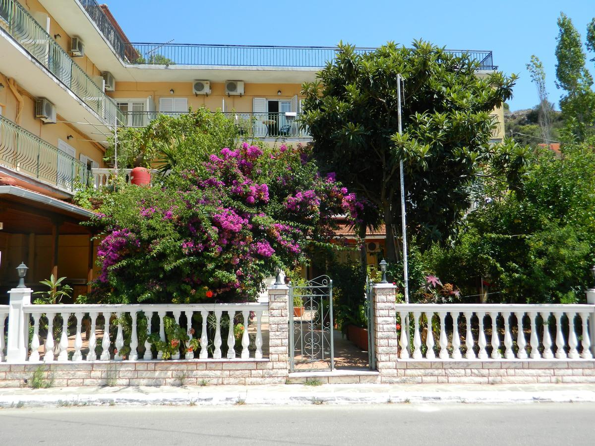 Logara'S Apartments Agia Efimia Exterior foto