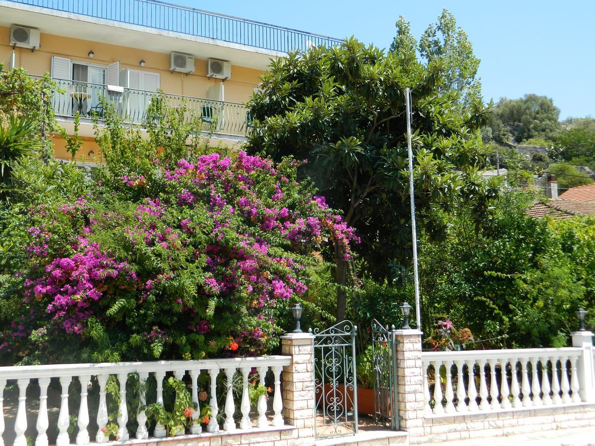Logara'S Apartments Agia Efimia Exterior foto